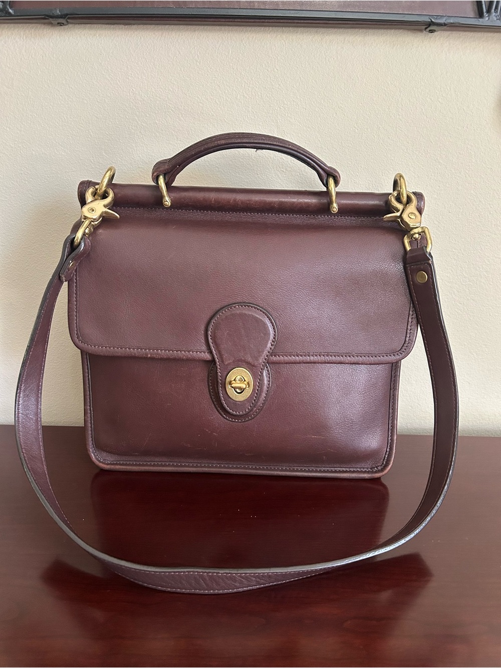Vintage Coach Willis handbag 9927 in dark mahogany brown. Great condition!